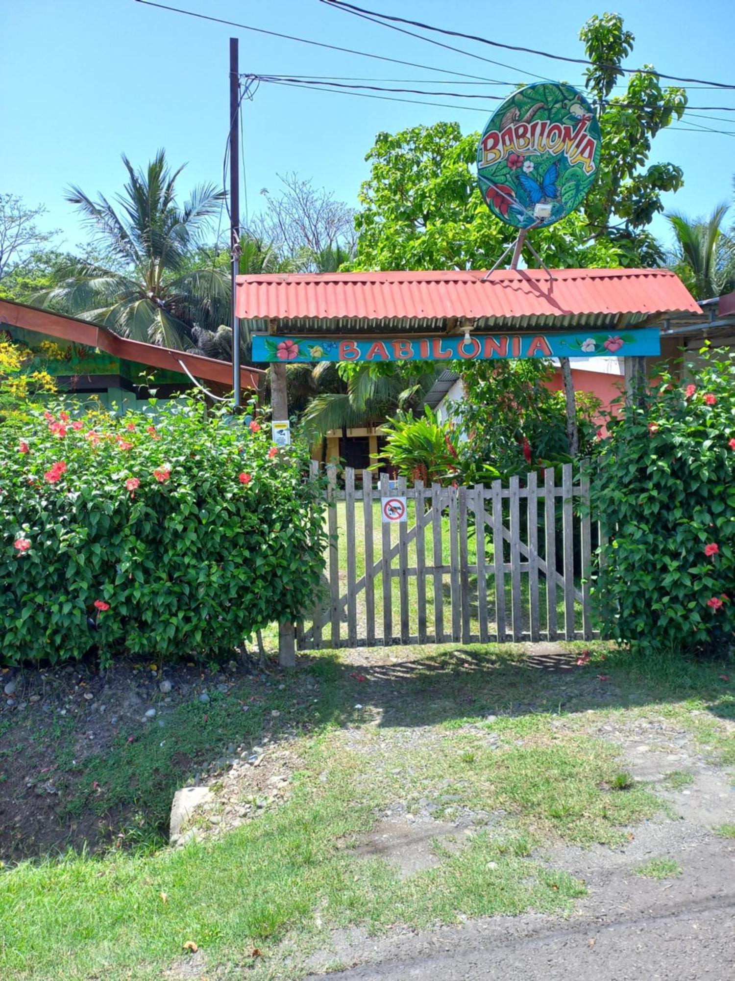 Aparthotel Babilonia Cahuita Esterno foto